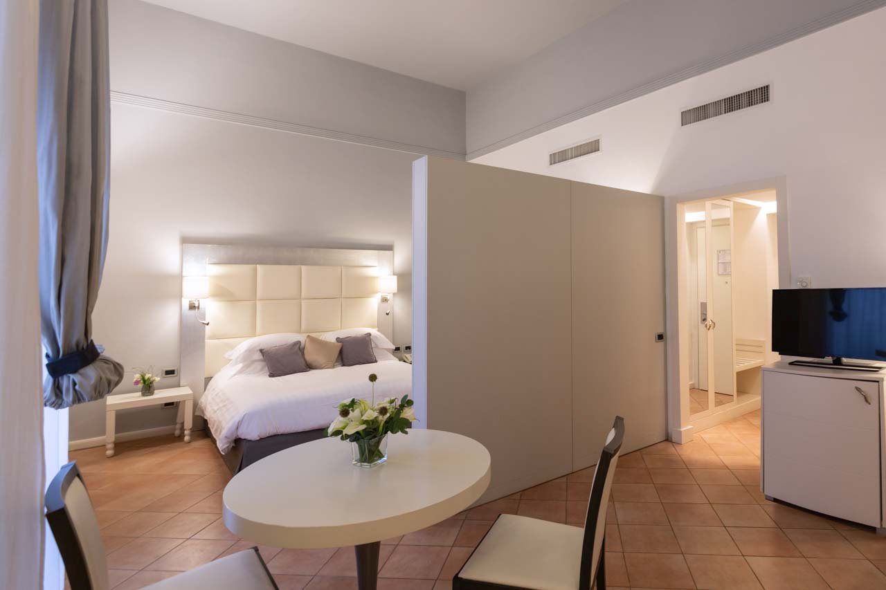 Foto 17 Palazzo Caracciolo Naples Napoli Stazione Centrale, 16