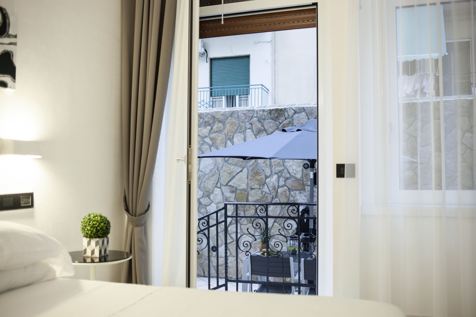 Foto 9 LHP Suite Parco Margherita Chiaia, 08