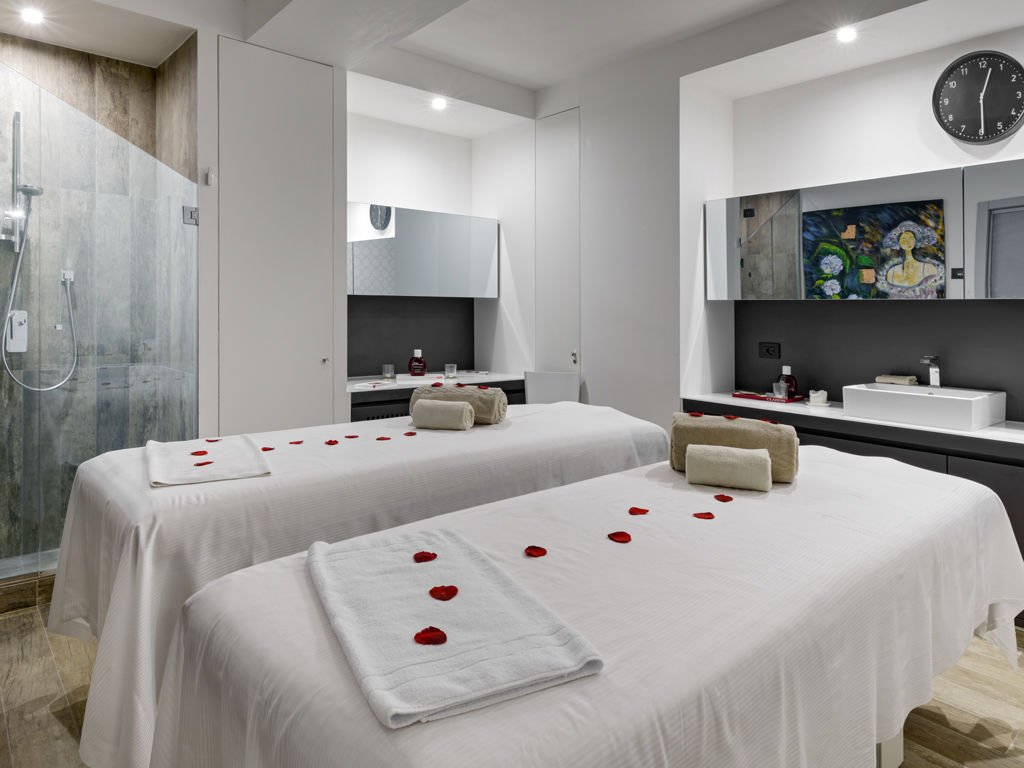 Foto 22 LHP Napoli Palace & SPA Fuorigrotta, 21