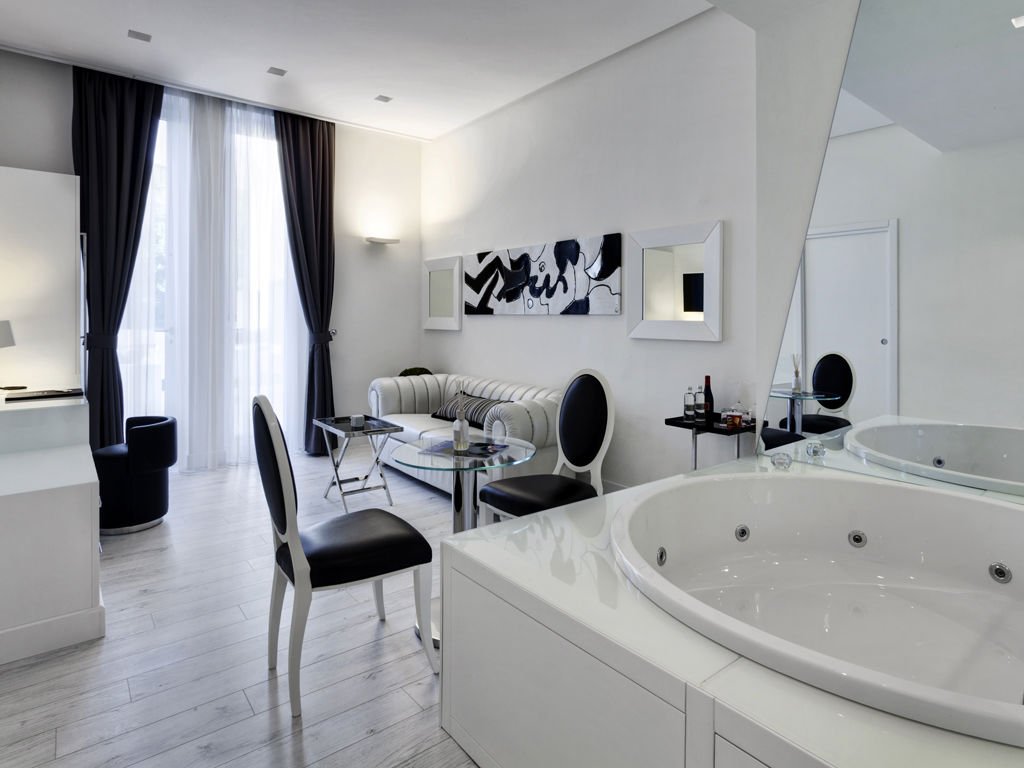 Foto 24 LHP Napoli Palace & SPA Fuorigrotta, 23