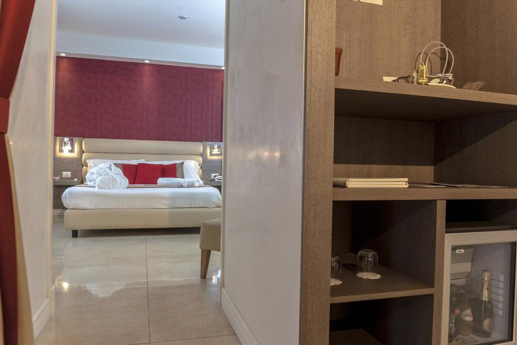 Foto 4 Hotel San Pietro Napoli Centro Storico, 03