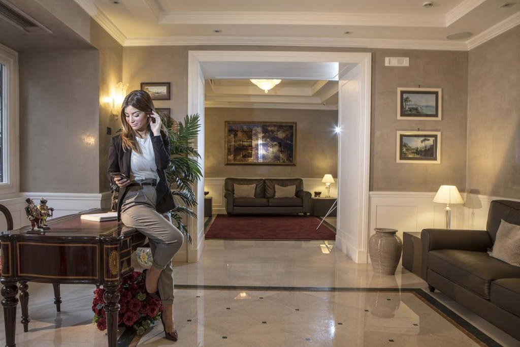 Foto 10 Hotel San Pietro Napoli Centro Storico, 09