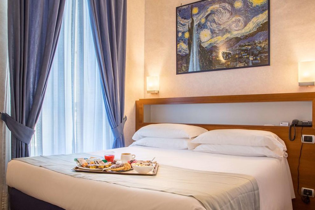 Foto 13 Best Western Hotel Plaza Napoli Stazione Centrale, 12