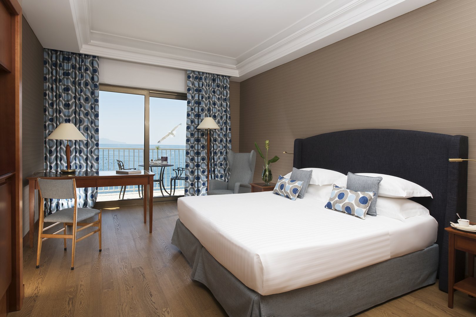 Foto 8 Hotel Royal Continental Lungomare Caracciolo, 07