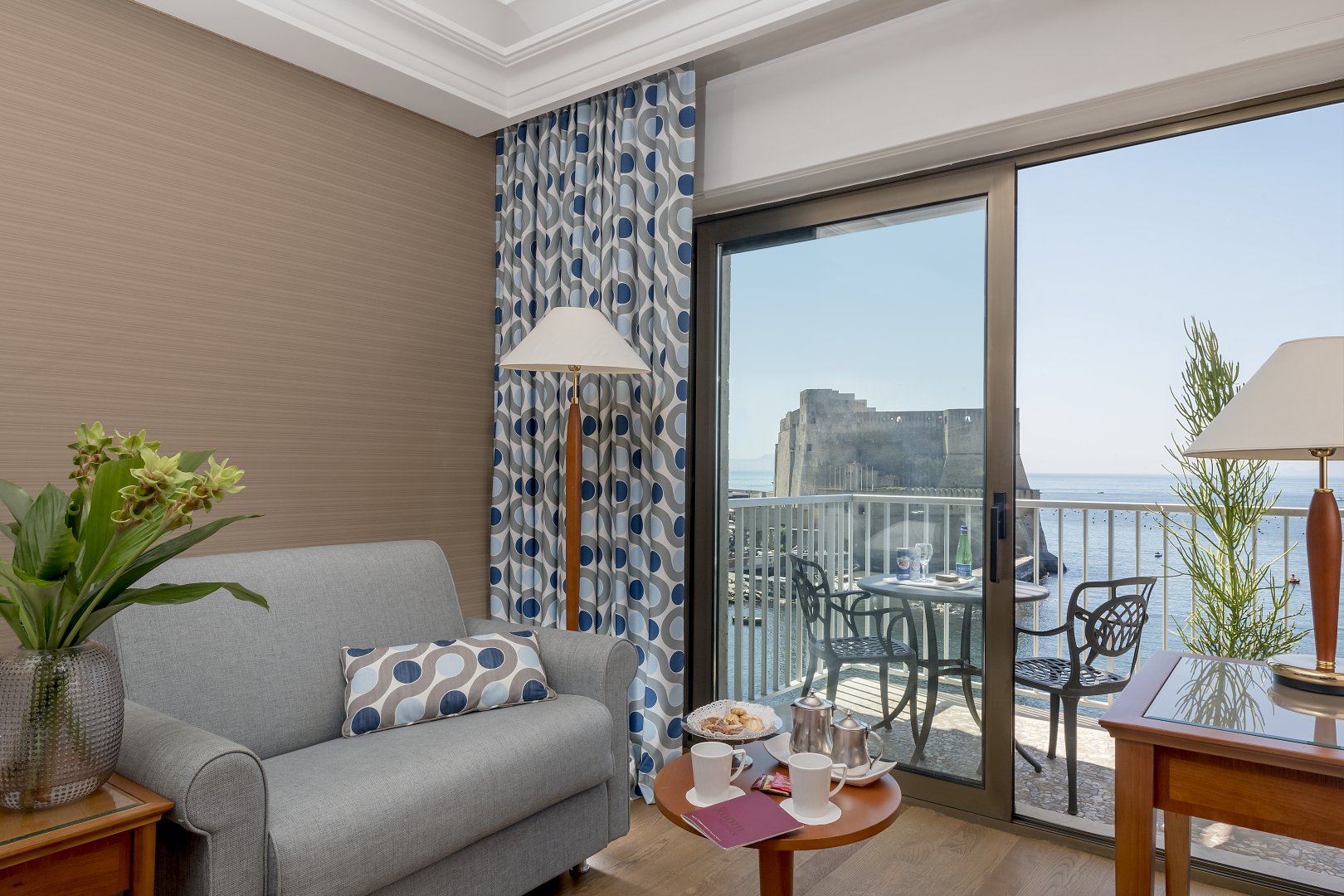 Foto 13 Hotel Royal Continental Lungomare Caracciolo, 12