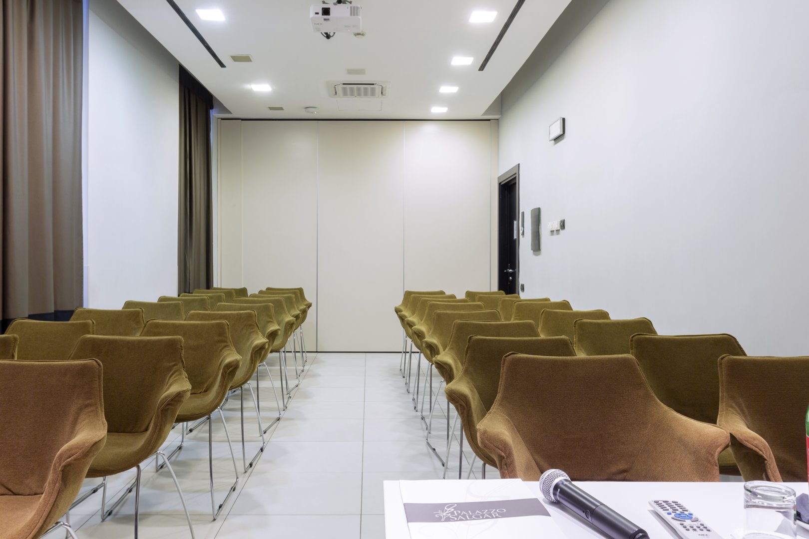 Foto 14 Palazzo Salgar Porto di Napoli, 13