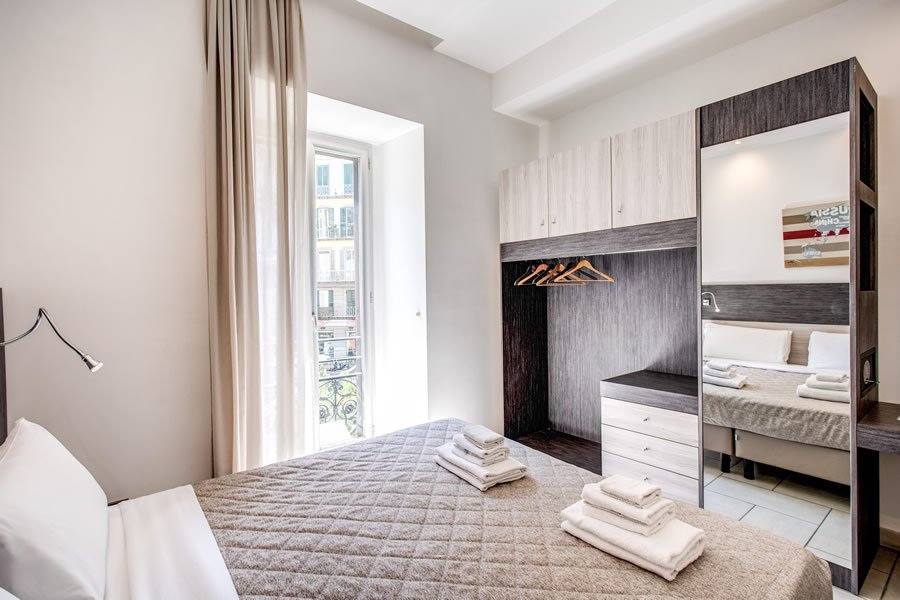 Foto 8 Hotel Napoli Suite Napoli Stazione Centrale, 07