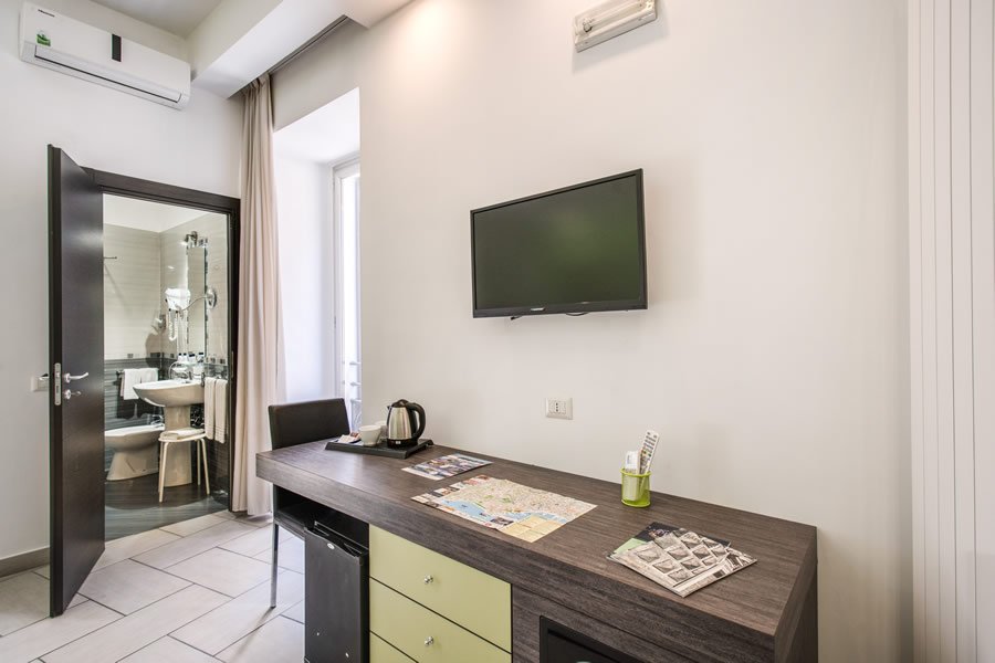 Foto 11 Hotel Napoli Suite Napoli Stazione Centrale, 10