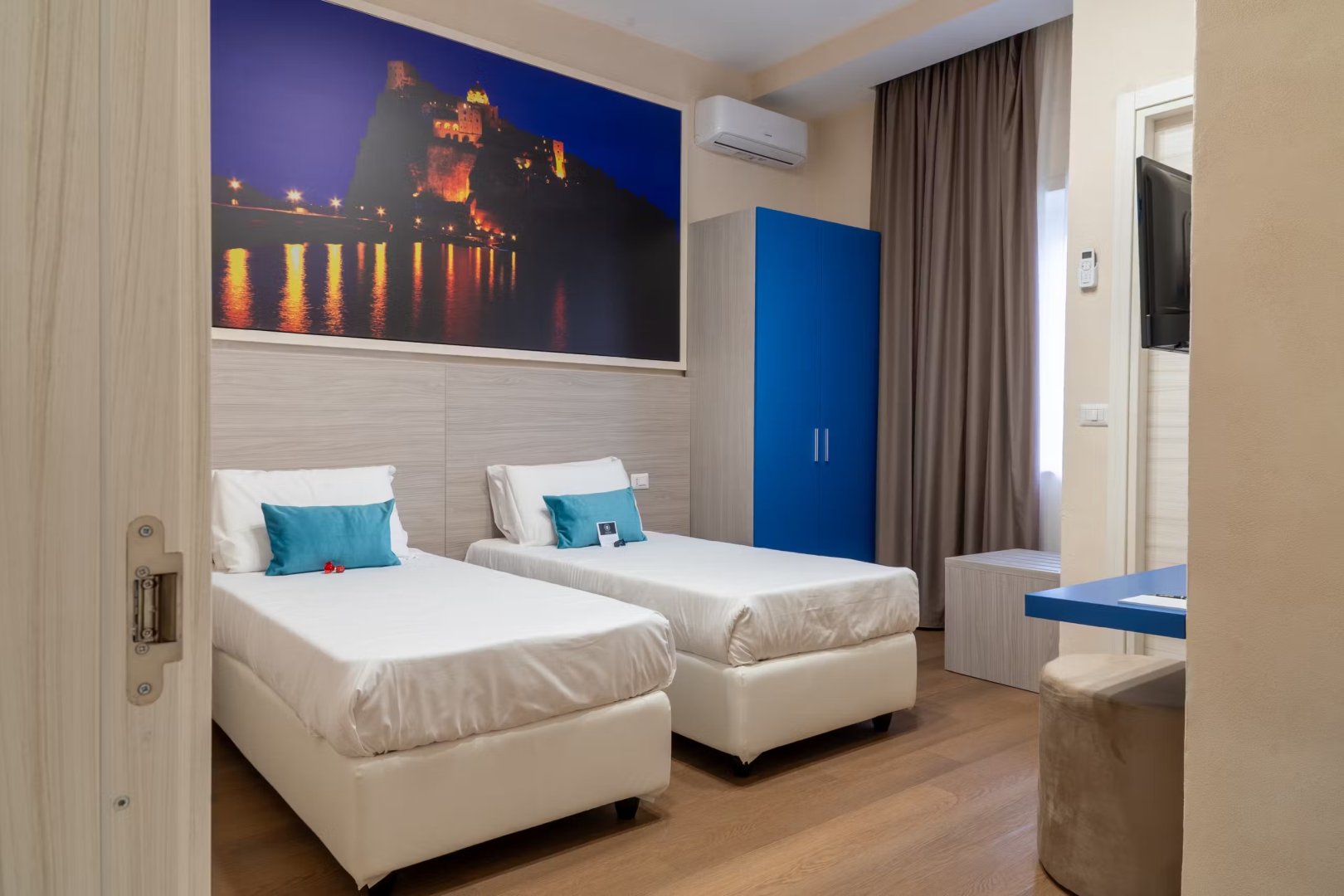 Foto 9 The Sun Boutique Hotel Napoli Centro Storico, 08