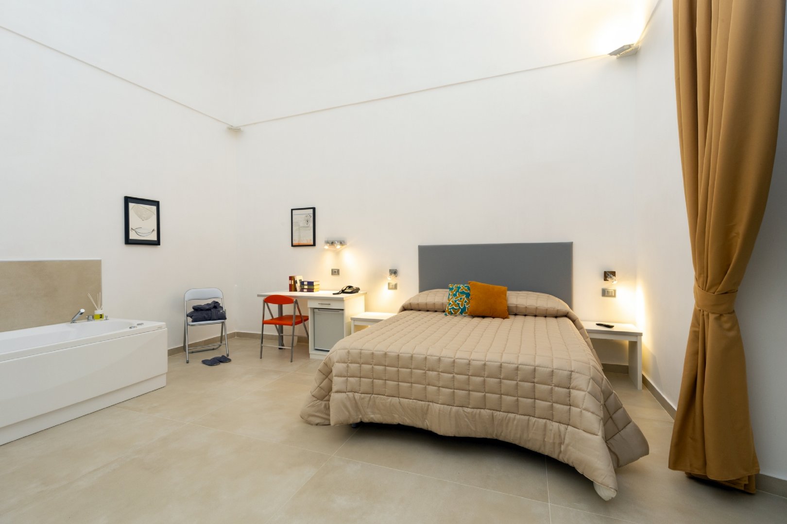 Foto 12 Il Tesoro Smart Suite & Spa Napoli Centro Storico, 11