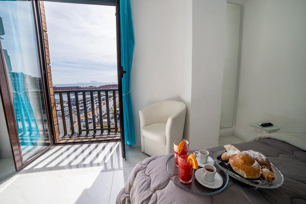 Foto 13 Babylon Luxury Resort Porto di Napoli, 12