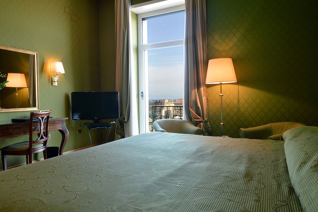 Foto 10 Grand Hotel Vesuvio Lungomare Caracciolo, 09