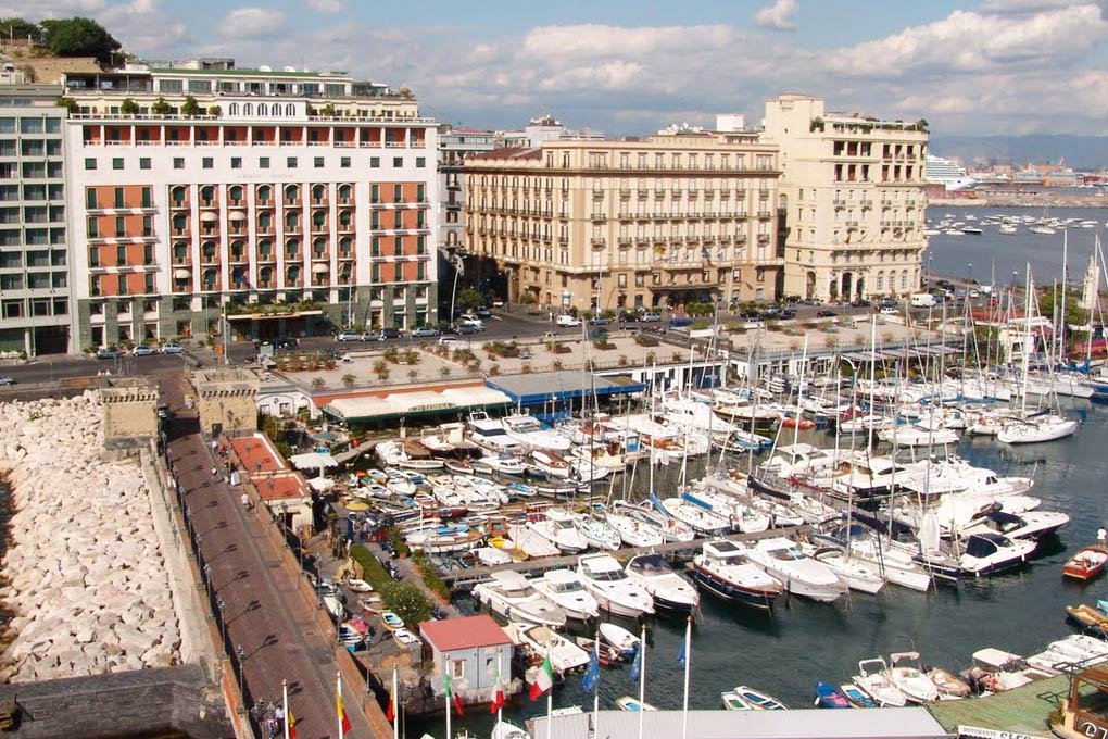 Foto 18 Grand Hotel Vesuvio Lungomare Caracciolo, 17