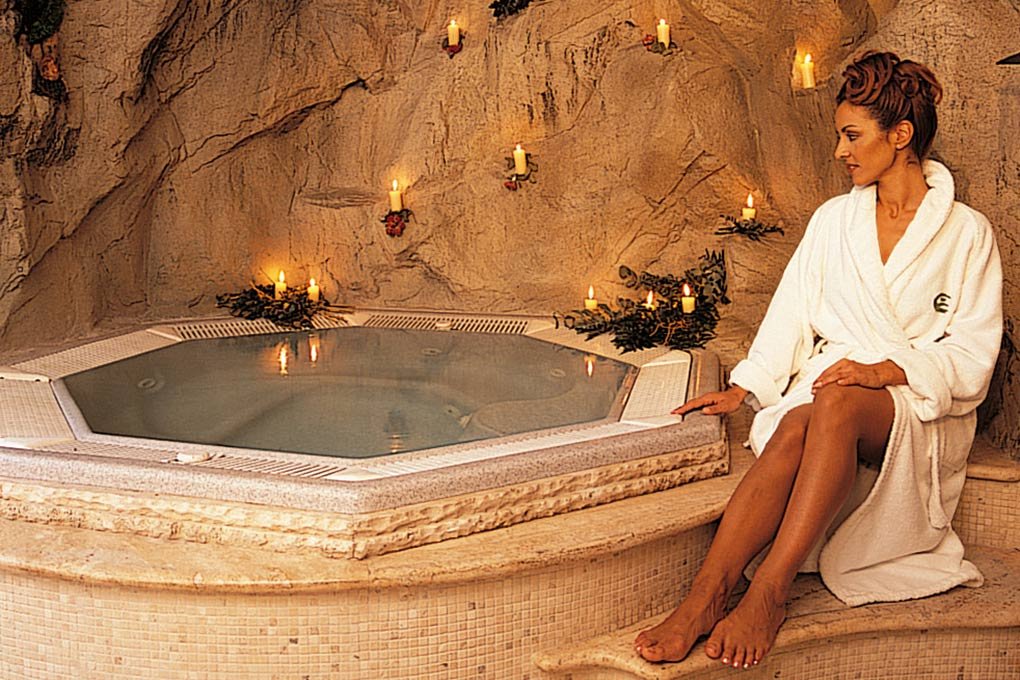 Foto 26 Grand Hotel Vesuvio Lungomare Caracciolo, 25