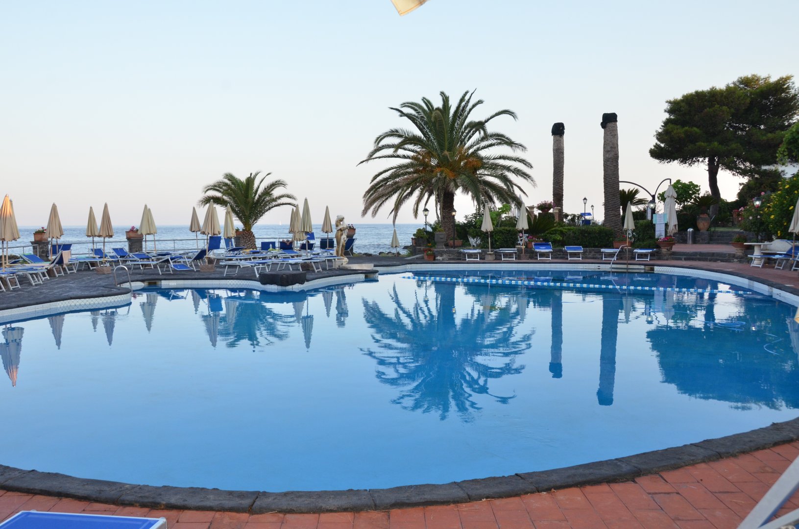 Foto 3 Hotel Arathena Rocks Giardini Naxos, 02