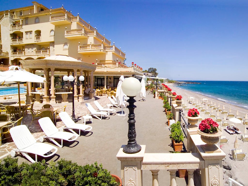 Giardini Naxos, 10