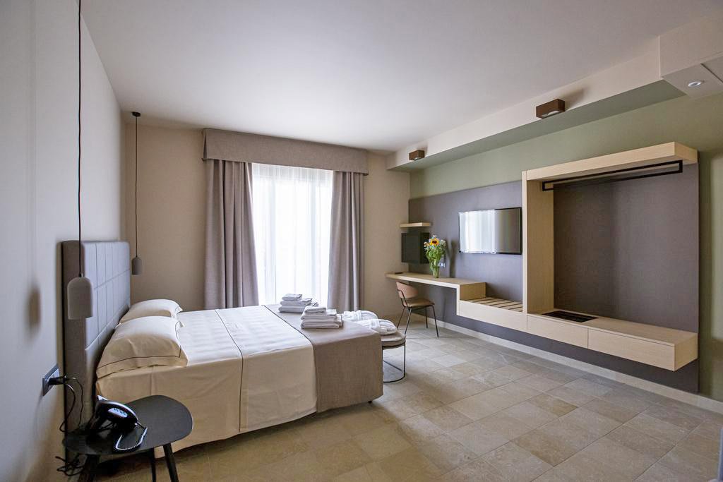 Foto 2 Hotel Simon Bolivar Noto, 01