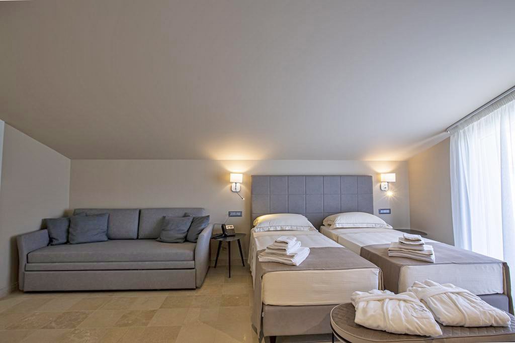 Foto 16 Hotel Simon Bolivar Noto, 15