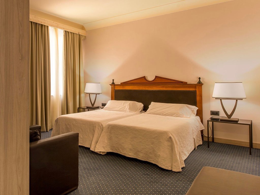 Foto 9 Hotel Federico II Central Palace & SPA Palermo, 08