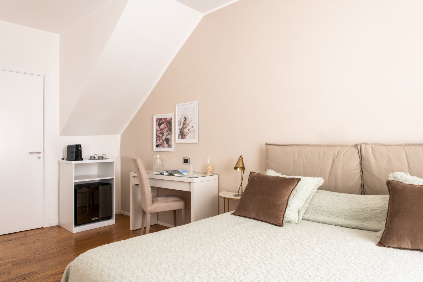 Foto 15 Moncada Suites & Apartments Palermo, 14