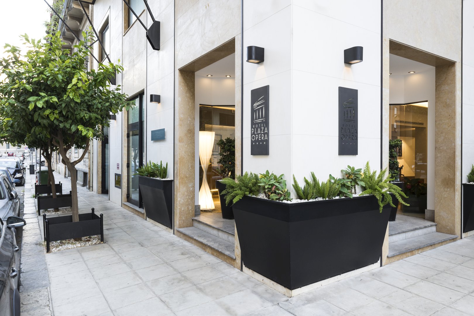 Foto 2 Hotel Plaza Opera Palermo, 01