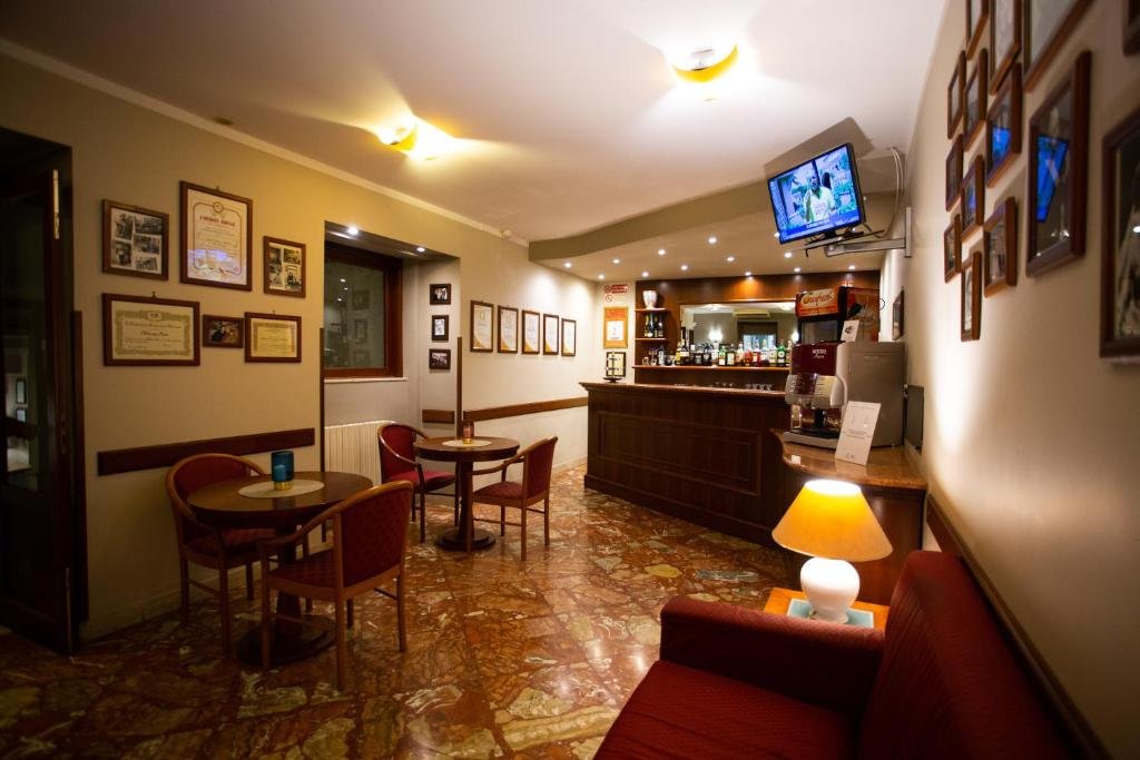 Foto 6 Hotel Posta Palermo, 05