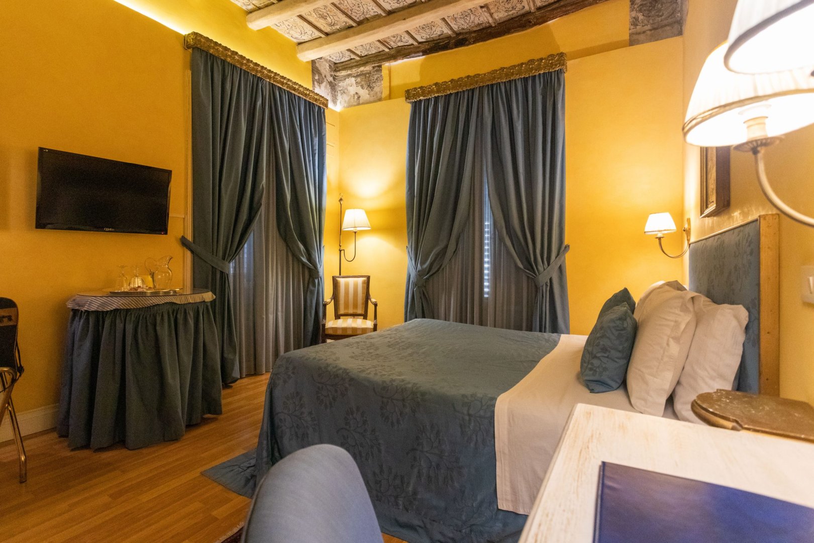 Foto 6 Palazzo Arone dei Baroni di Valentino Palermo, 05