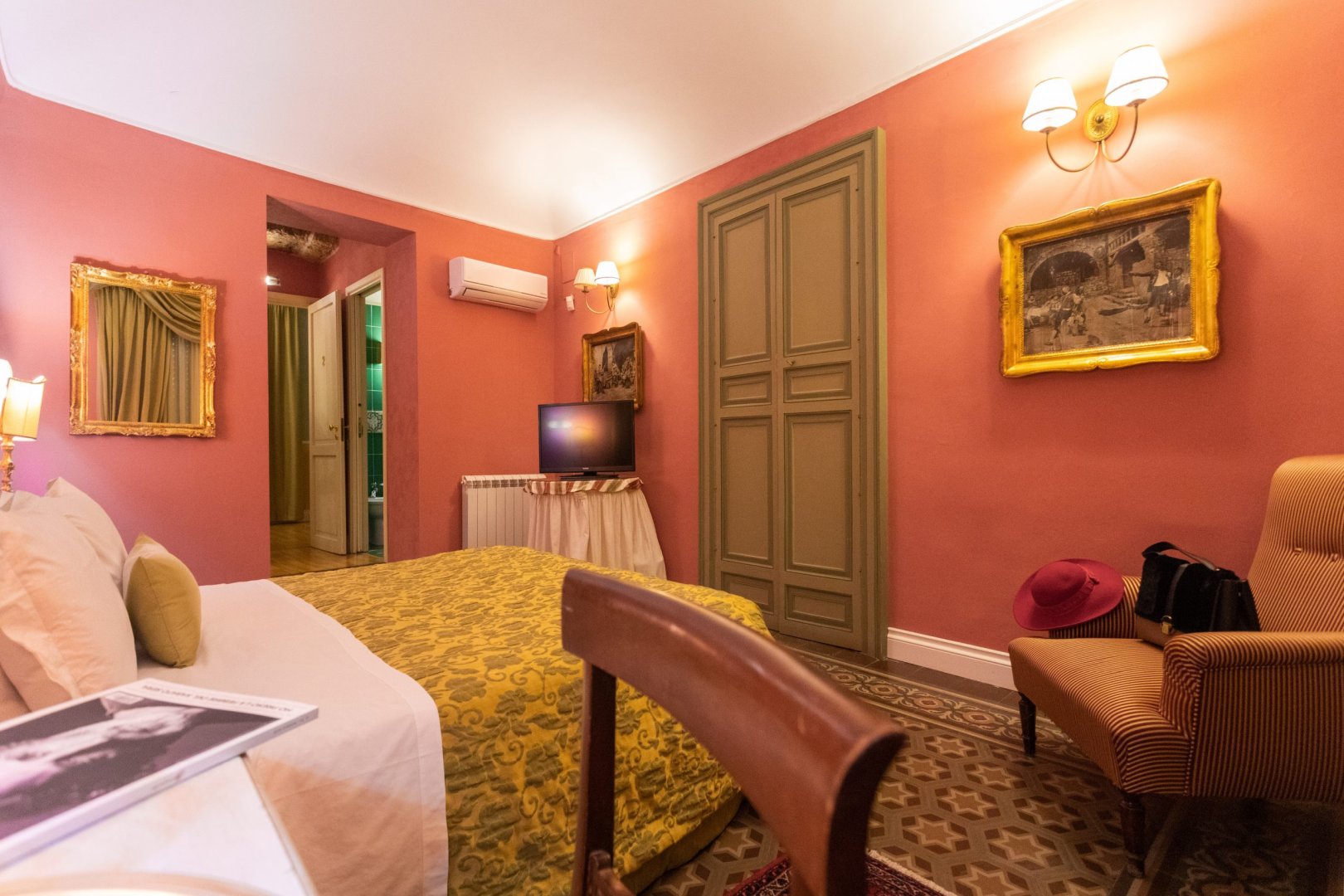 Foto 8 Palazzo Arone dei Baroni di Valentino Palermo, 07