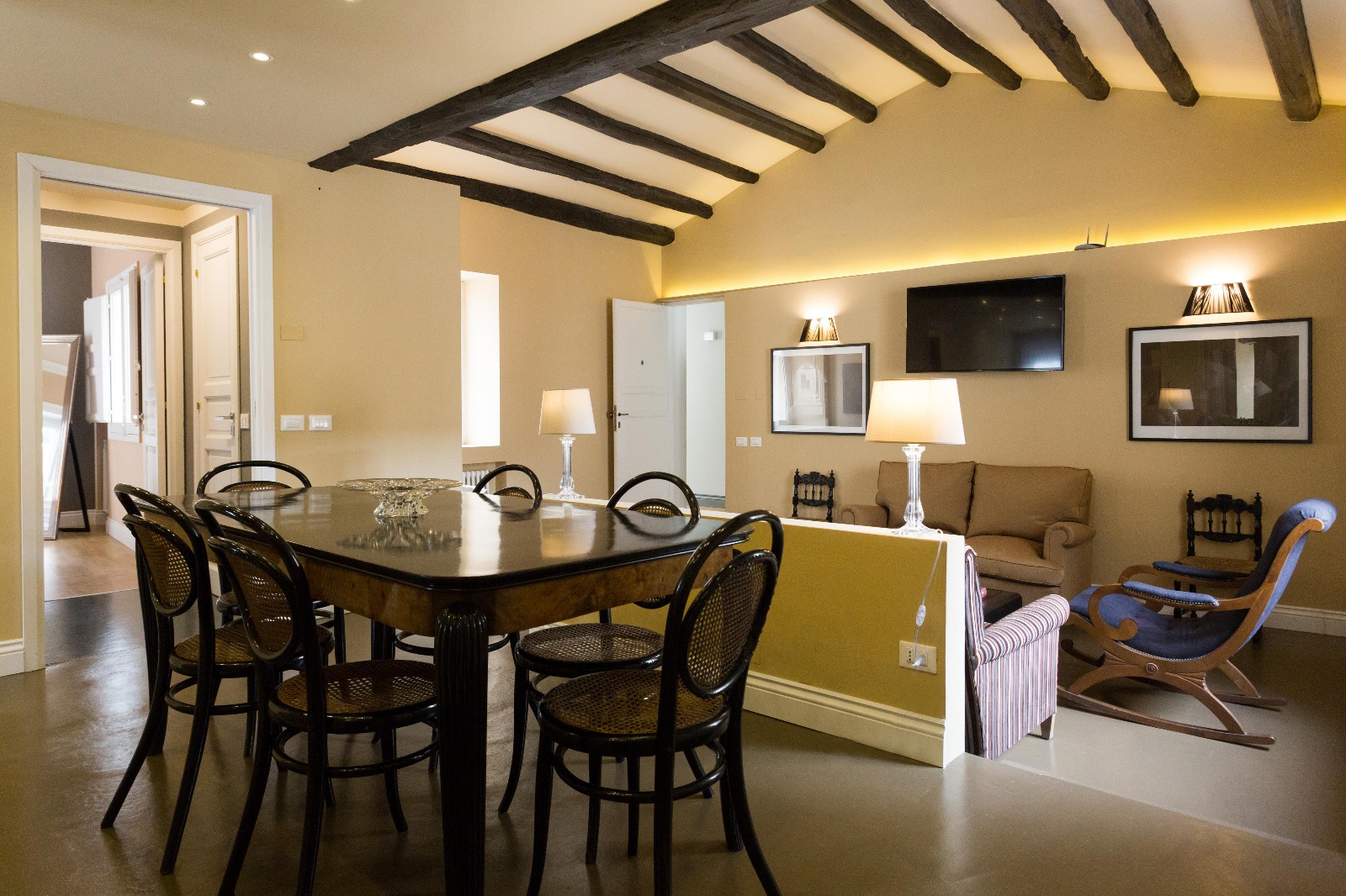 Foto 10 Palazzo Arone dei Baroni di Valentino Palermo, 09