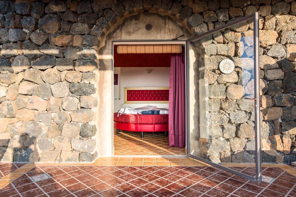 Isola di Pantelleria, 10