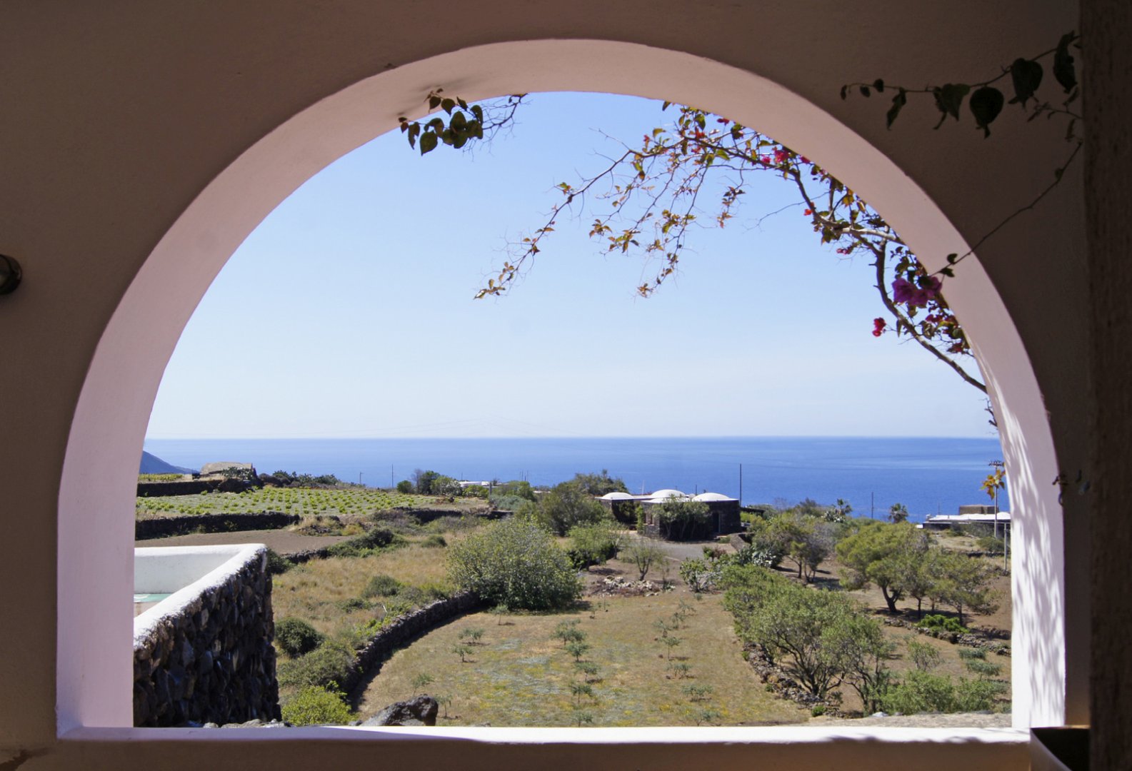 Foto 8 Dammusi Sciuvechi Resort Isola di Pantelleria, 07