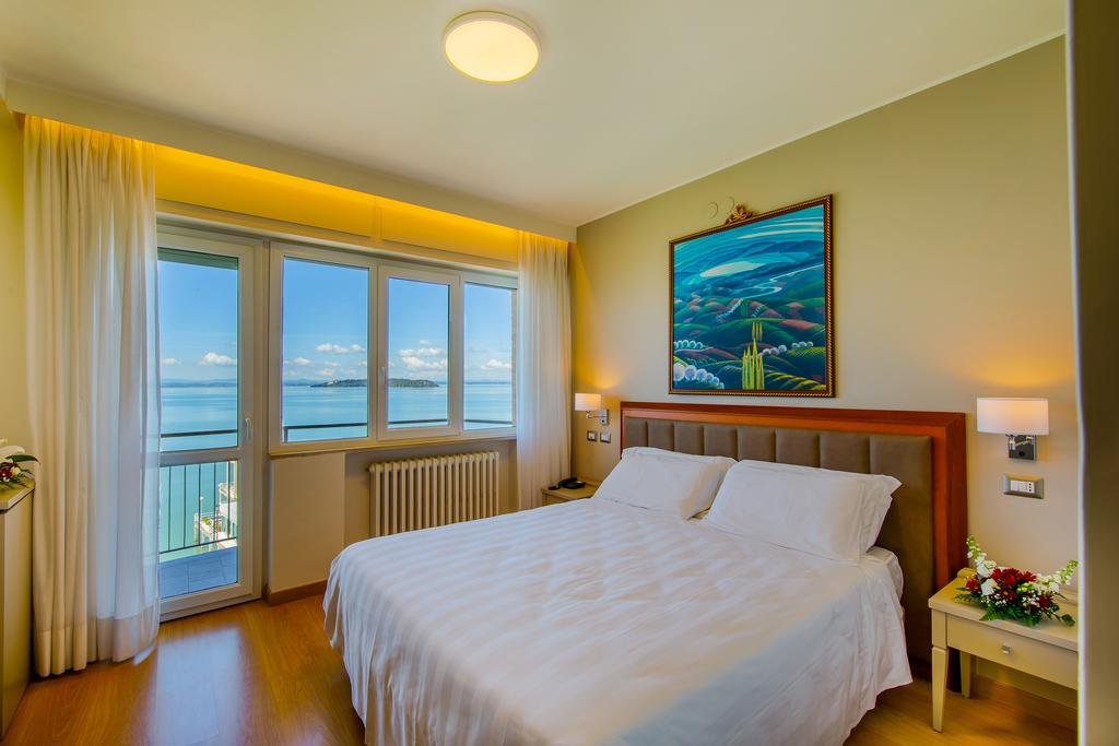 Foto 3 Hotel Lido Passignano sul Trasimeno, 02