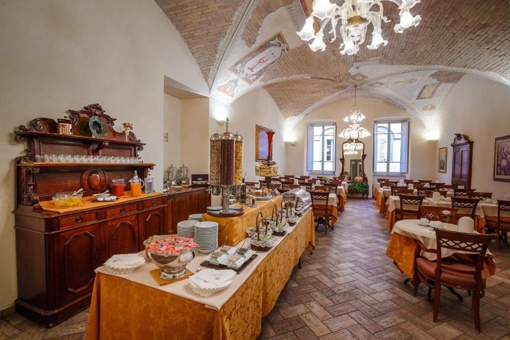 Foto 13 Hotel Fortuna Perugia, 12