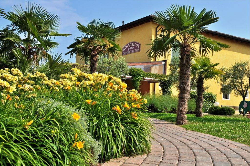 Foto 3 Camping Bella Italia Peschiera del Garda, 02