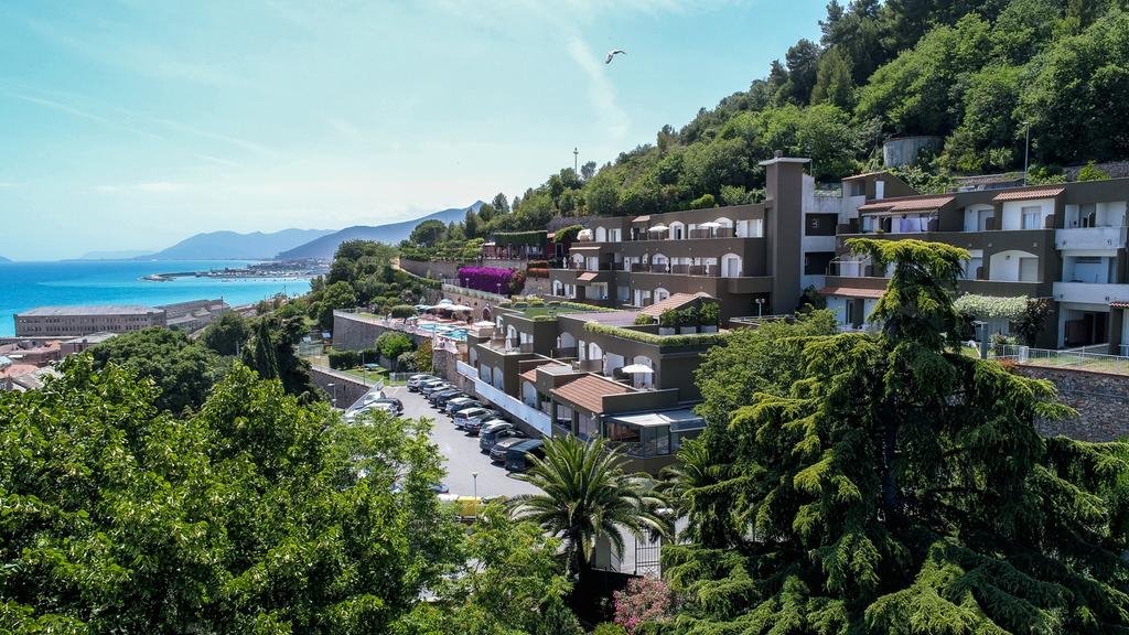 Foto 2 Residence Sant'Anna Pietra Ligure, 01