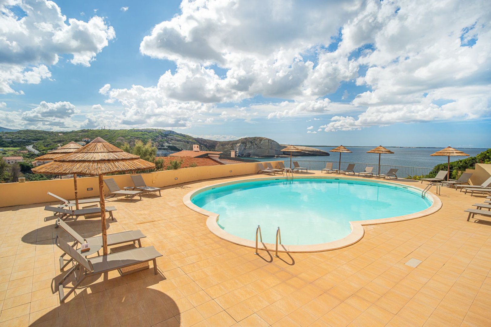 Foto 2 Hotel Felix La Baja Santa Caterina di Pittinuri, 01