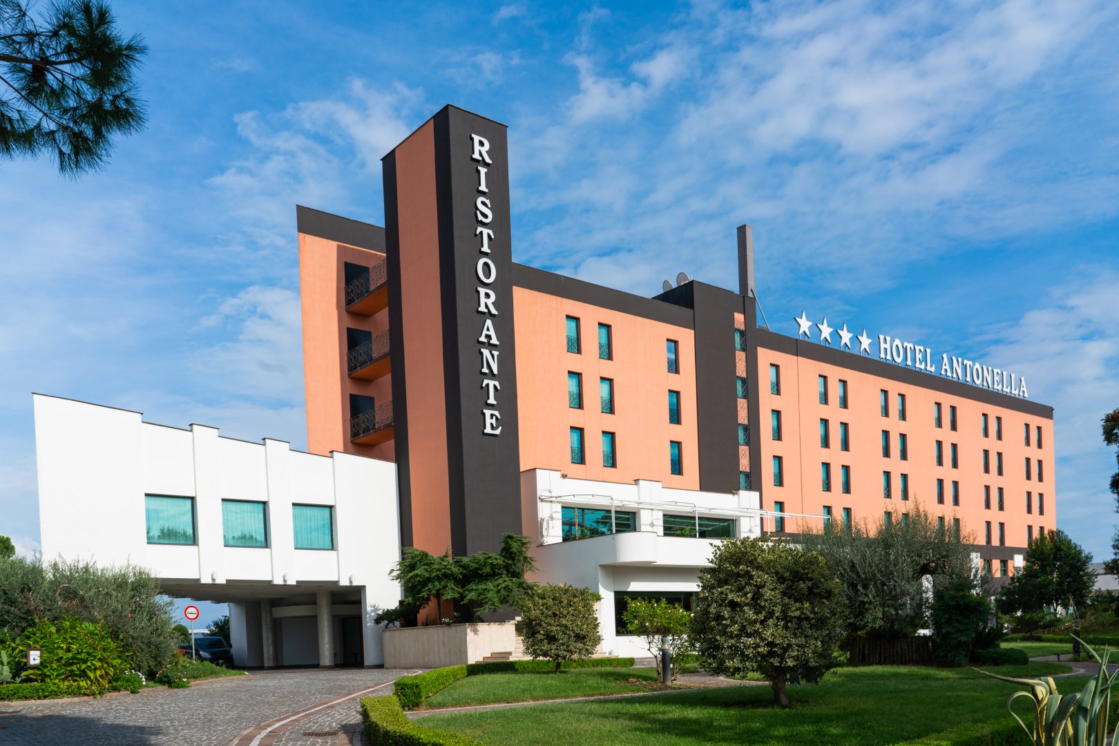 Foto 2 SHG Hotel Antonella Pomezia, 01