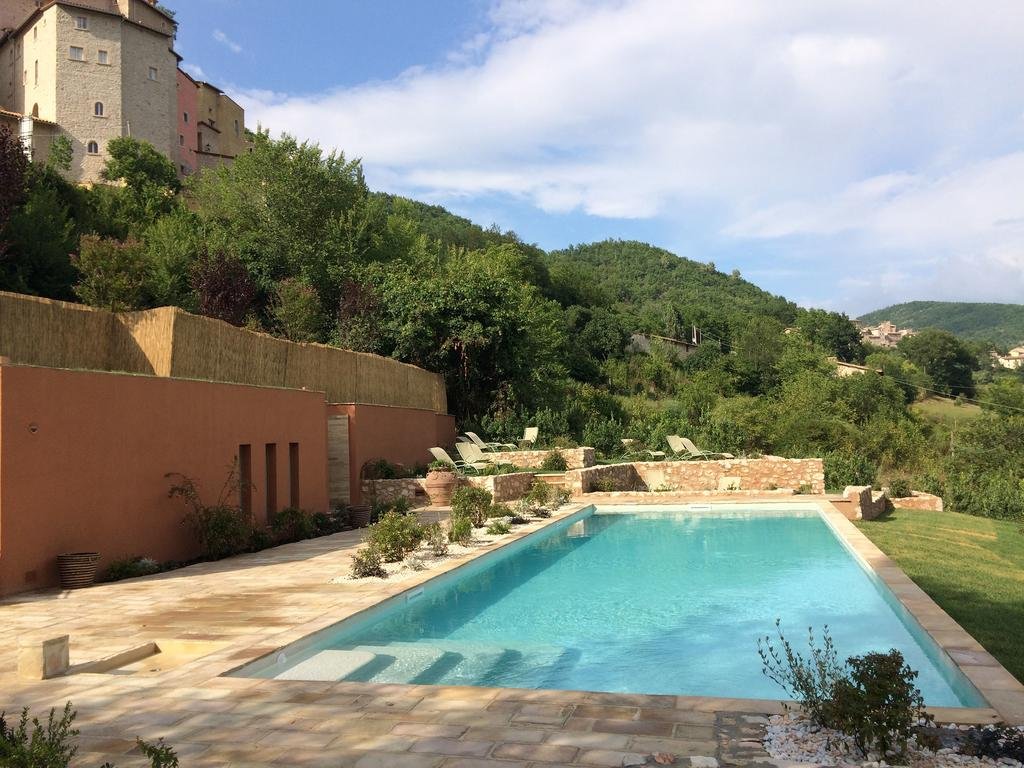 Foto 2 Castello di Postignano Perugia e Dintorni, 01