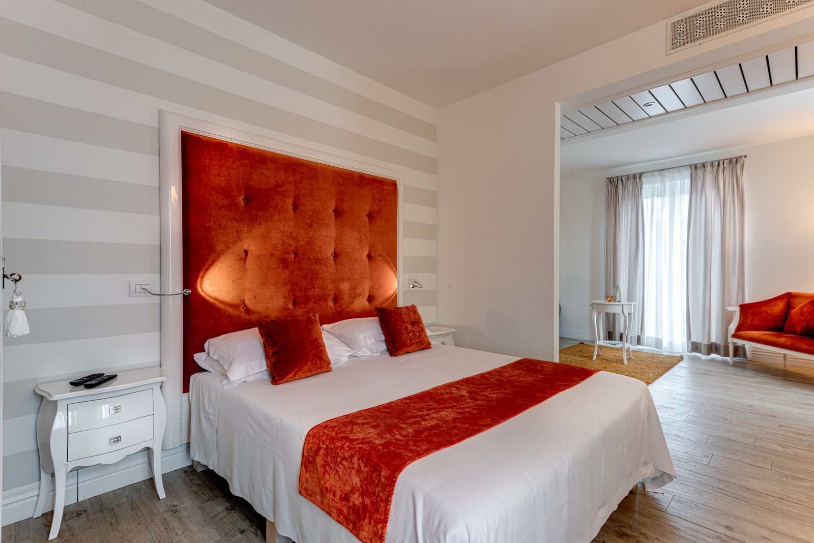 Foto 13 Boutique Hotel Villa Liberty - Capitano Collection - Albergo Diffuso San Quirico d'Orcia, 12