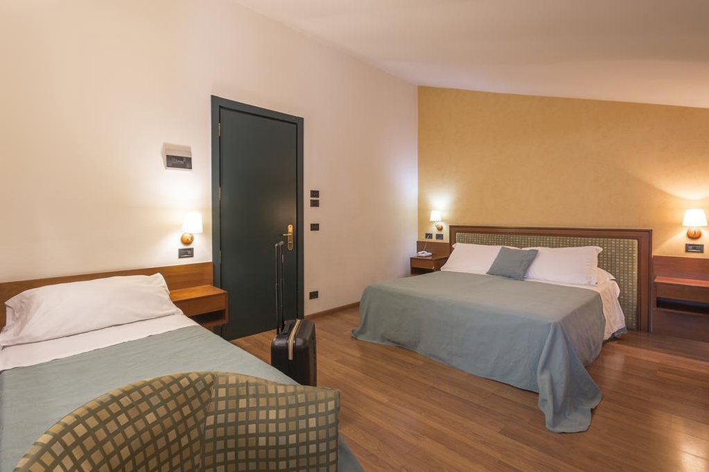 Foto 4 Hotel Montreal Ragusa, 03