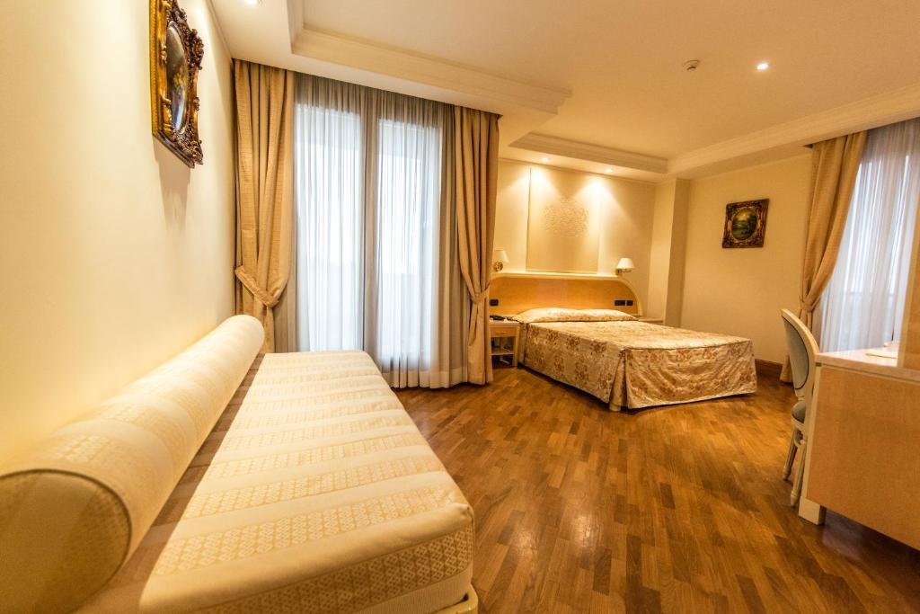 Foto 10 LH Hotel Domus Caesari Marino, 09