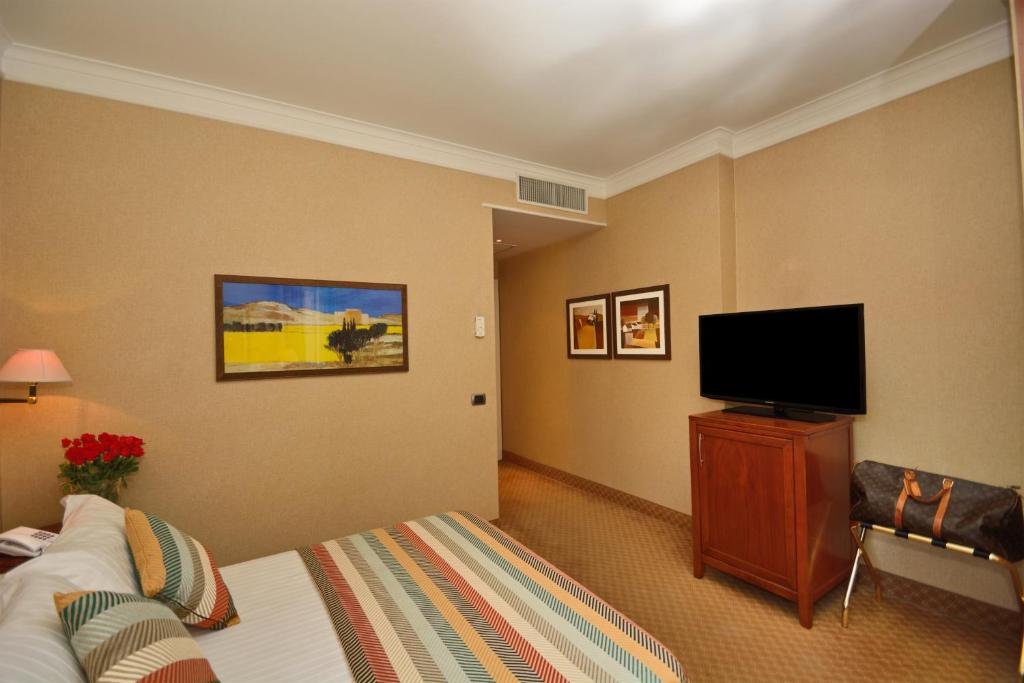 Foto 9 LH Hotel Lloyd Roma Roma - Stazione Termini, 08