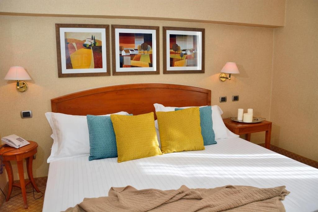 Foto 10 LH Hotel Lloyd Roma Roma - Stazione Termini, 09