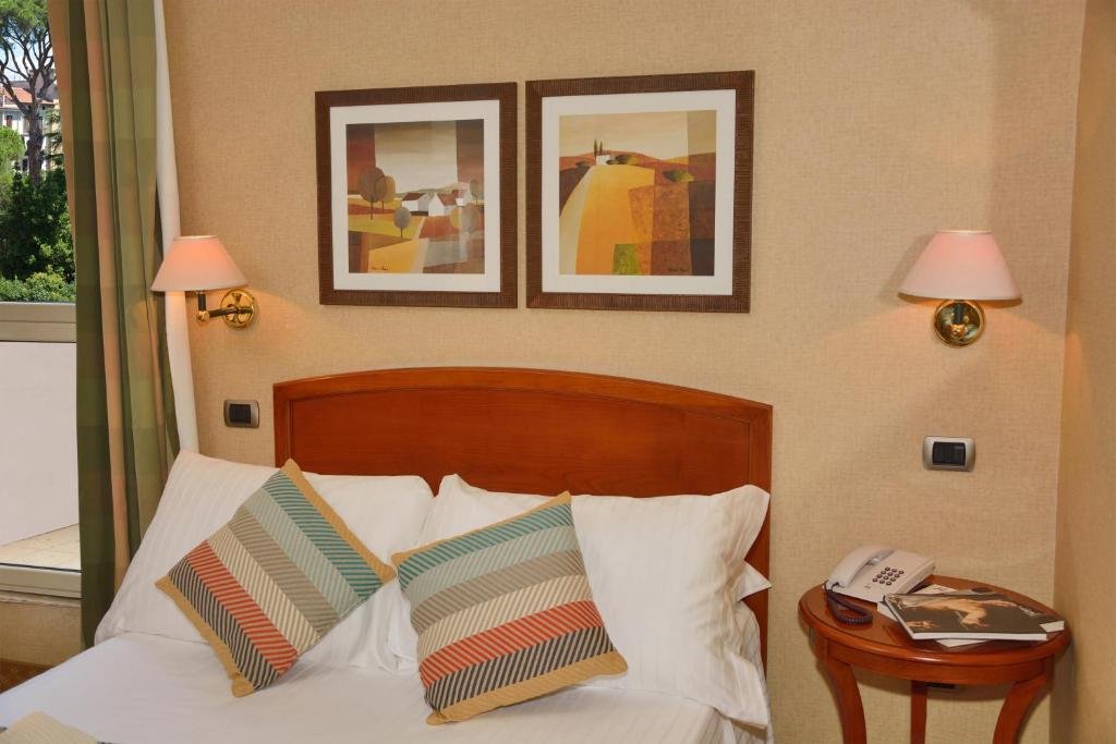 Foto 12 LH Hotel Lloyd Roma Roma - Stazione Termini, 11