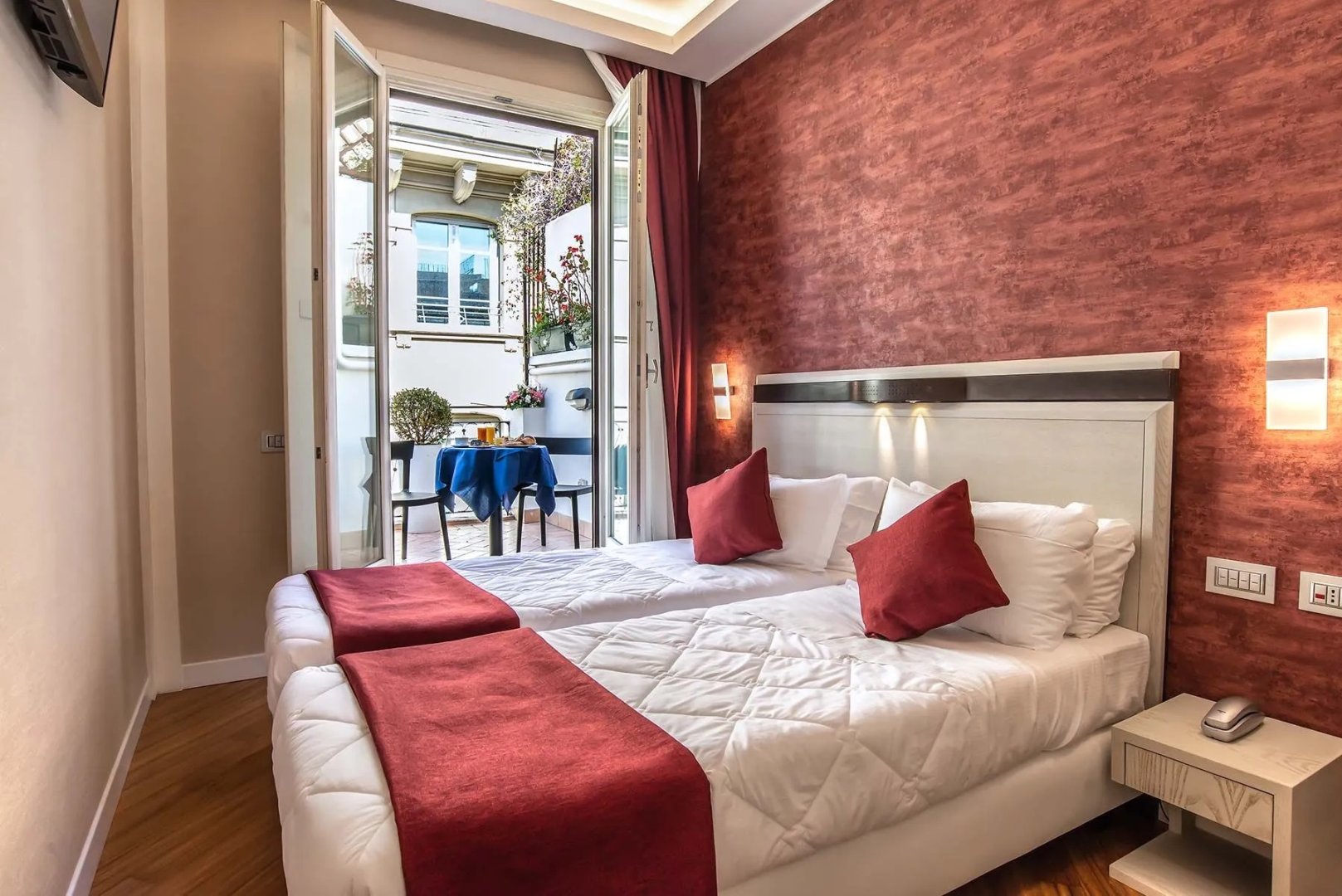 Foto 2 Hotel Memphis Roma - Fontana di Trevi, 01