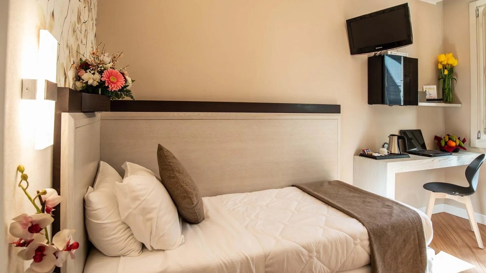 Foto 4 Hotel Memphis Roma - Fontana di Trevi, 03