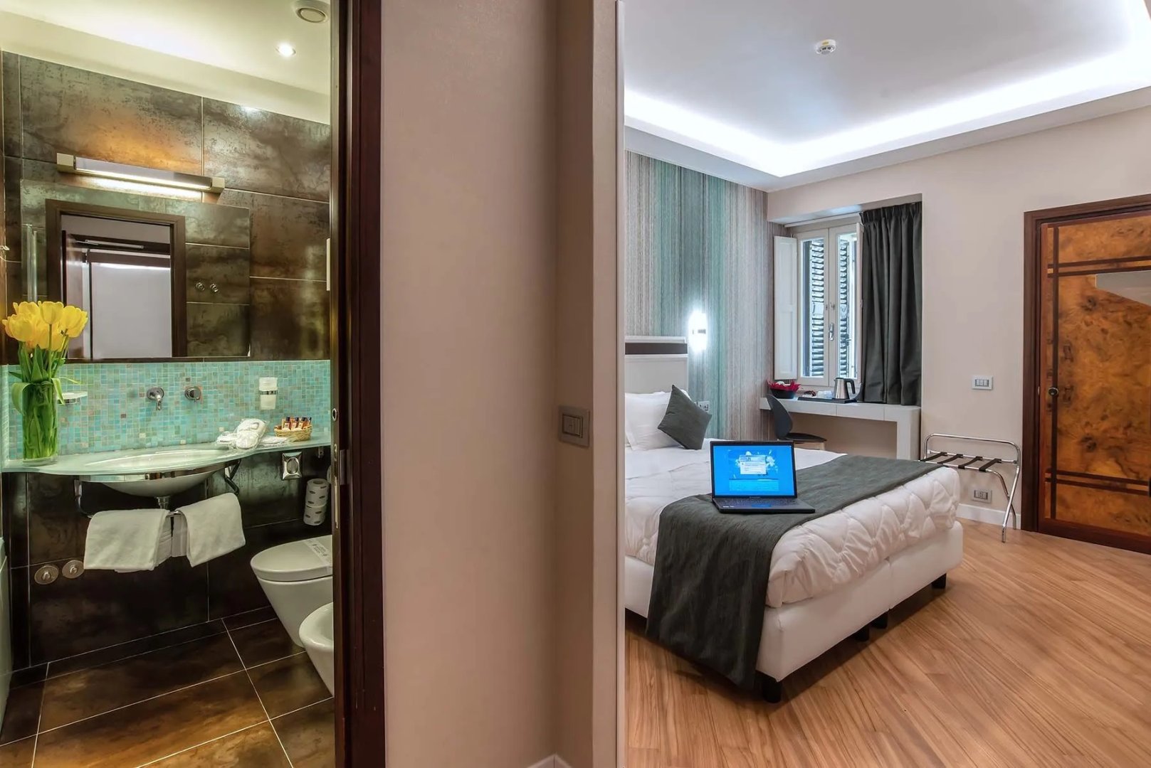 Foto 11 Hotel Memphis Roma - Fontana di Trevi, 10