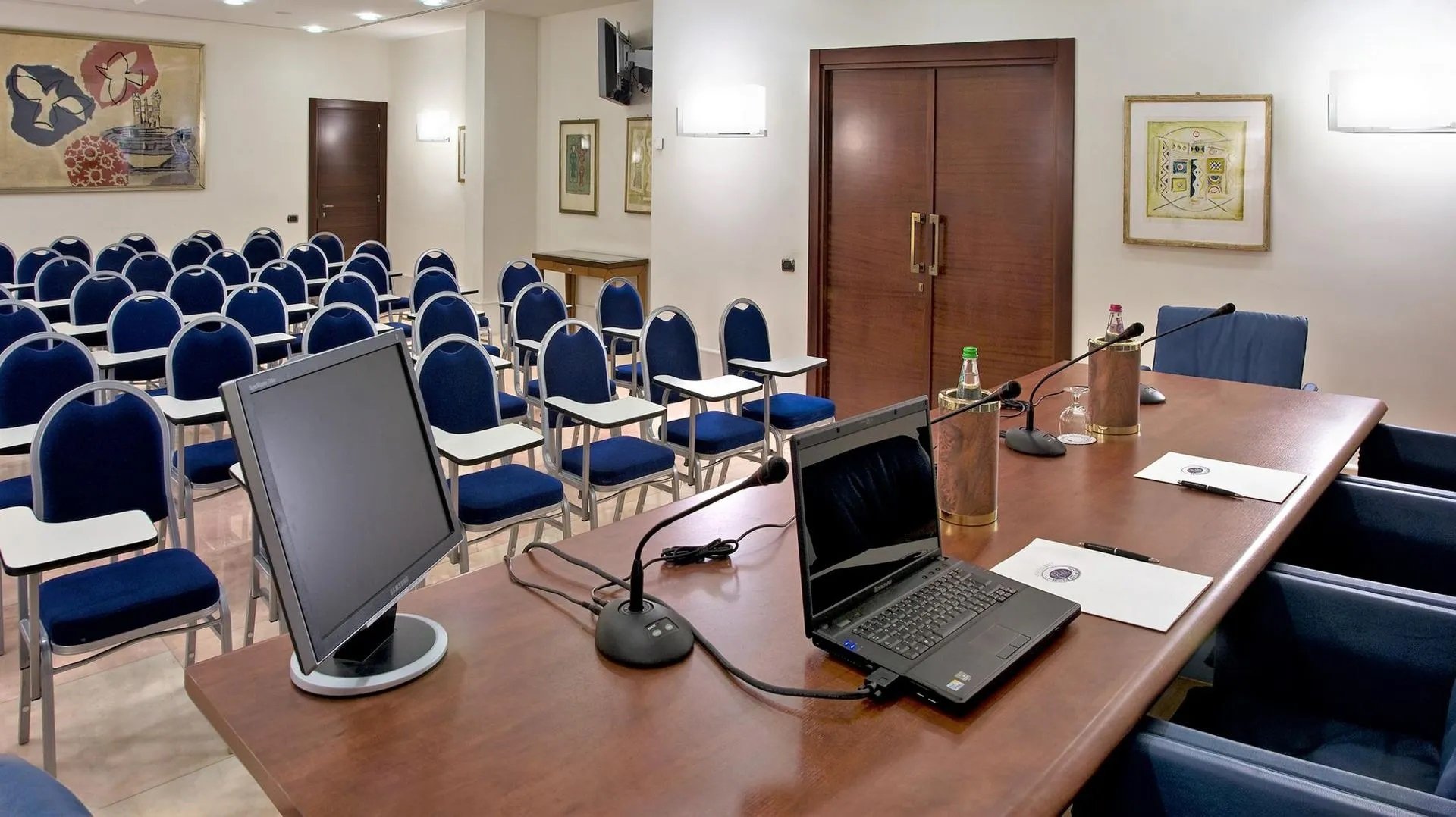 Foto 17 Hotel Memphis Roma - Fontana di Trevi, 16