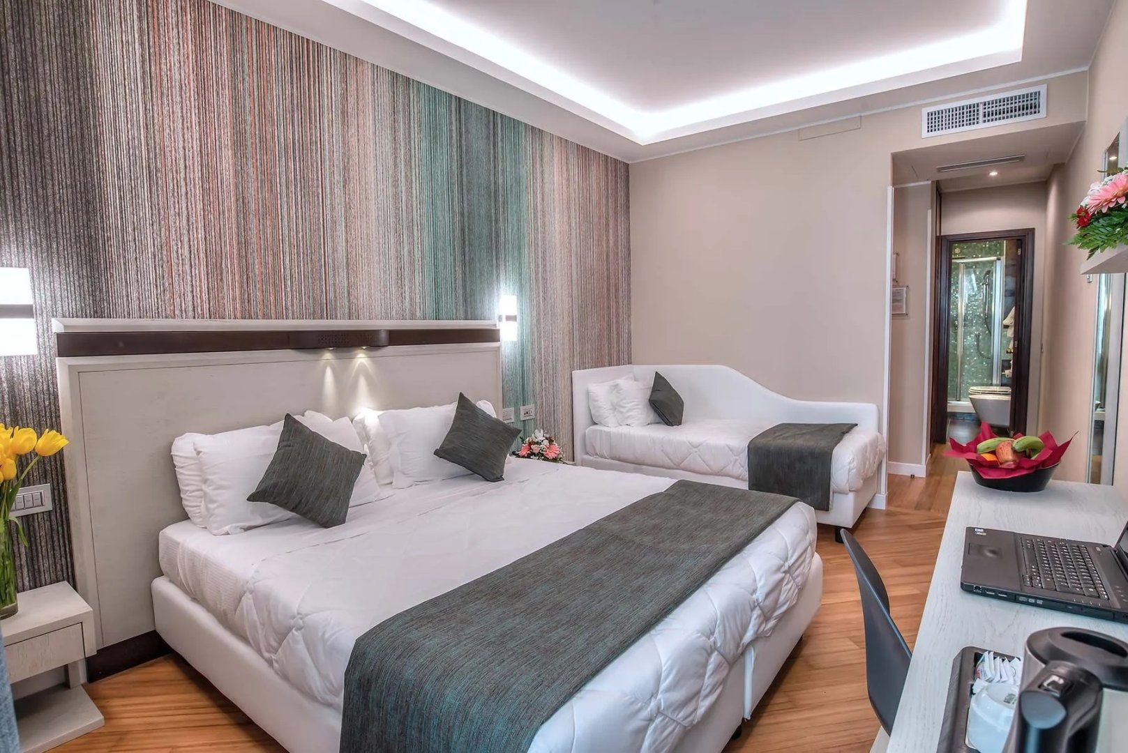 Foto 18 Hotel Memphis Roma - Fontana di Trevi, 17