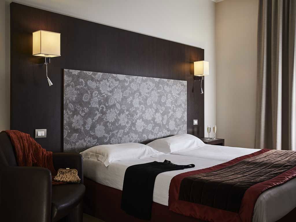 Foto 12 FH55 Grand Hotel Palatino Roma - Rione Monti, 11